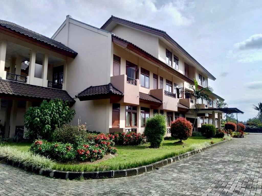 Hotel Grha Kasih à Bogor Extérieur photo