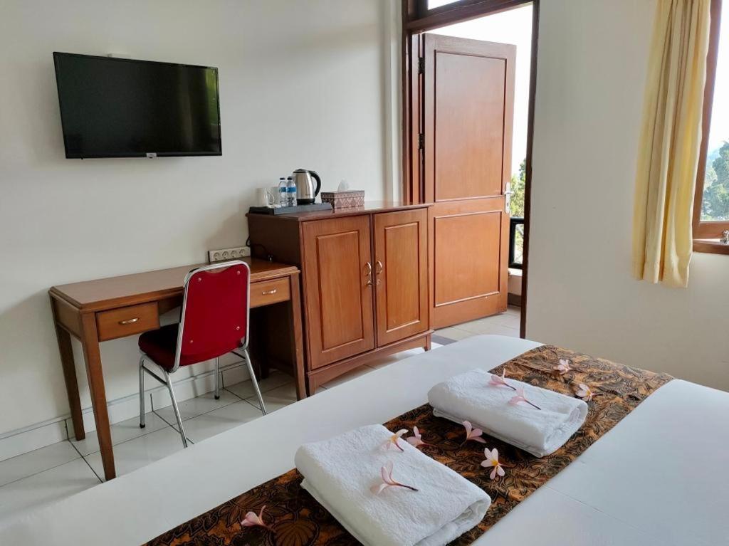 Hotel Grha Kasih à Bogor Extérieur photo