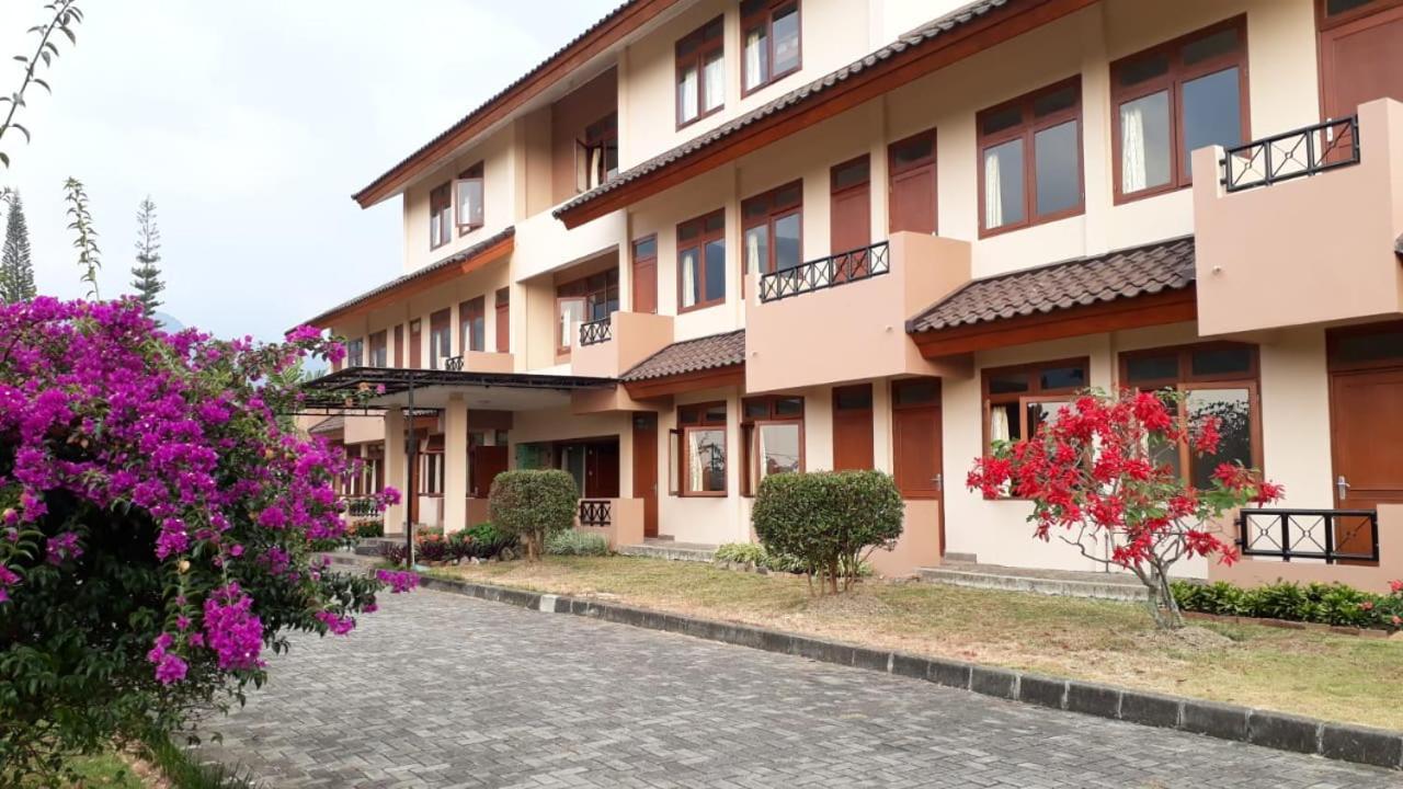 Hotel Grha Kasih à Bogor Extérieur photo